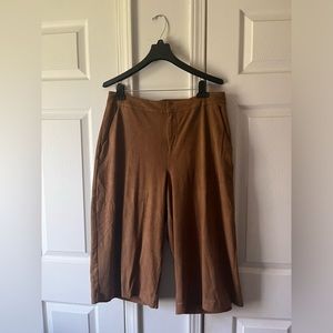 Rust gaucho with side pockets size 14